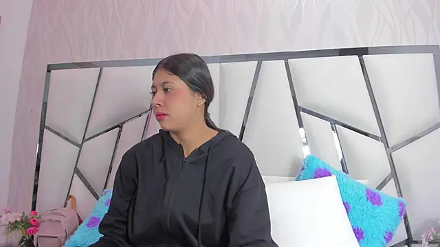  aurora18  online show from 20, 4, 2026