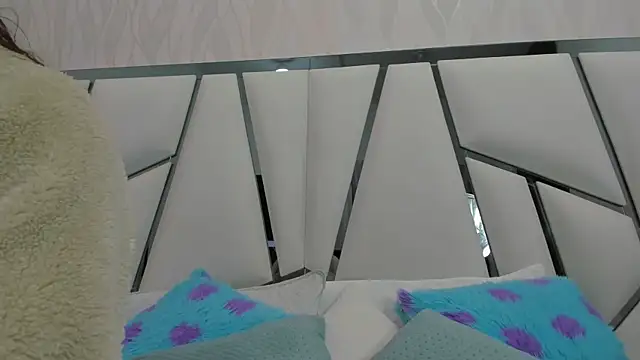  aurora18  online show from 13, 4, 2026