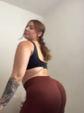 ValerieHilton online show from 21, 3, 2025