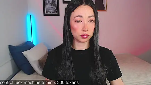 lilyy evanss online show from 9, 2, 2025