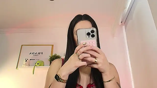 lilyy evanss online show from 9, 11, 2025