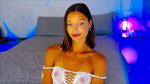 wow Mia online show from 3, 2, 2025