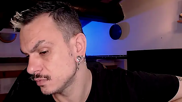 Snapshot of cek_186 chatting on 13, 10, 2025 cek 186 online show from 13, 10, 2025