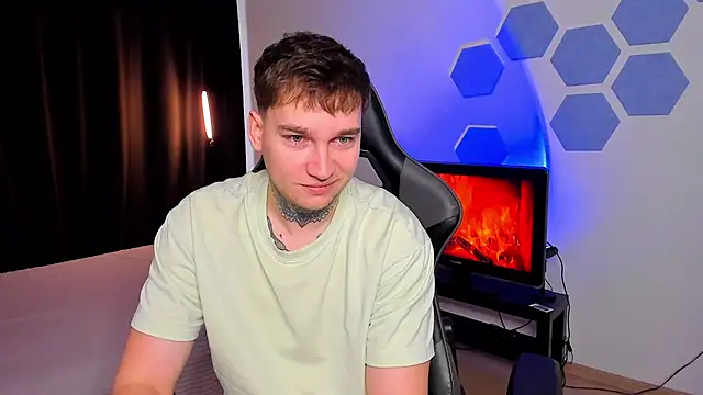 Chris Tyson online show from 3, 12, 2025