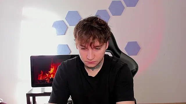 Chris Tyson online show from 17, 11, 2025