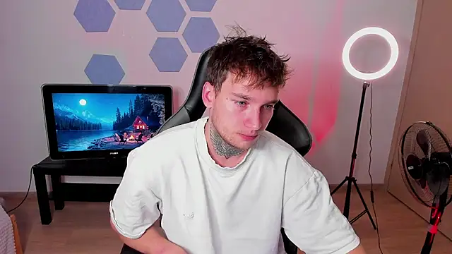 Chris Tyson online show from 8, 9, 2025