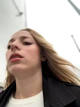 LoraaDoll online show from 15, 9, 2025