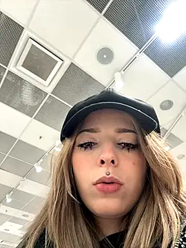 LoraaDoll online show from 13, 11, 2025