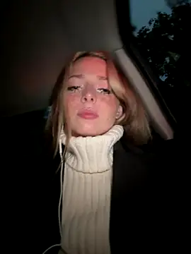 LoraaDoll online show from 24, 9, 2025