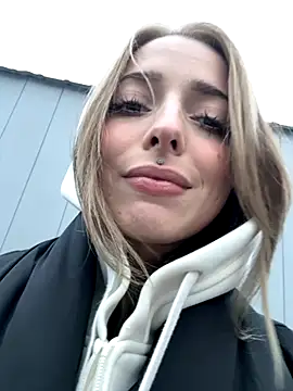 LoraaDoll online show from 27, 10, 2025