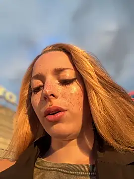 LoraaDoll online show from 18, 9, 2025