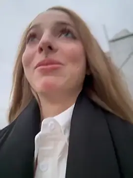 LoraaDoll online show from 6, 10, 2025