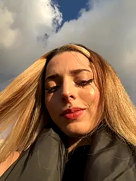 LoraaDoll online show from 18, 10, 2025