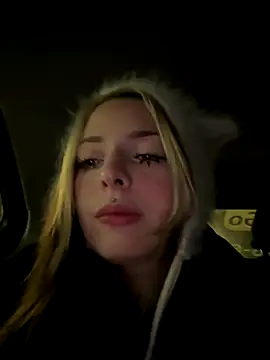 LoraaDoll online show from 16, 12, 2025