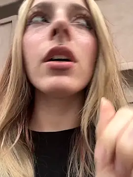 LoraaDoll online show from 16, 9, 2025