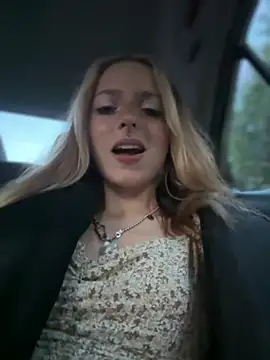 LoraaDoll online show from 26, 9, 2025