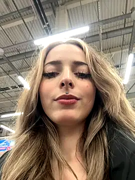 LoraaDoll online show from 5, 11, 2025