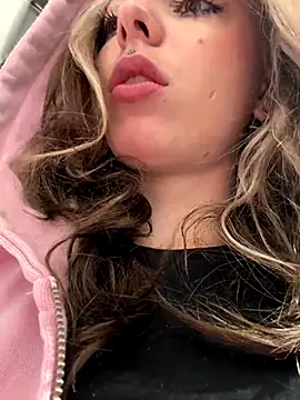 LoraaDoll online show from 7, 1, 2026