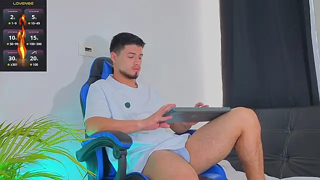 EdwardRoss  online show from 28, 10, 2025