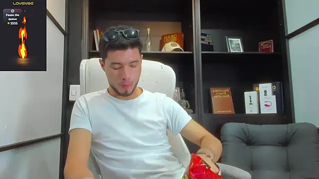 EdwardRoss  online show from 18, 3, 2025