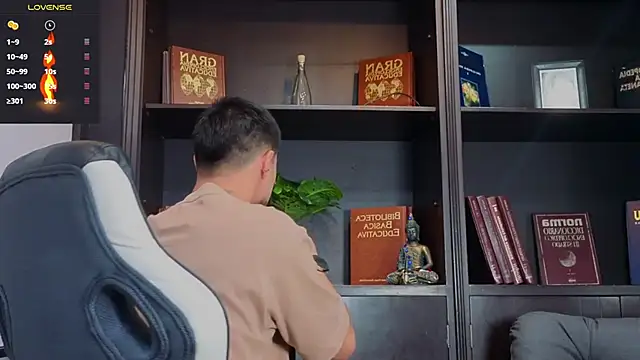 EdwardRoss  online show from 28, 9, 2025