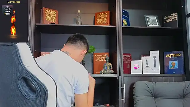 EdwardRoss  online show from 7, 10, 2025