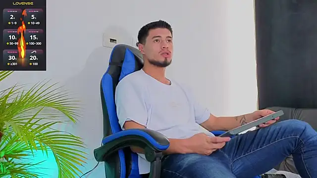 EdwardRoss  online show from 11, 11, 2025