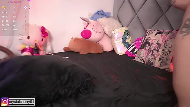 Snapshot of crystalcherr chatting on 11, 10, 2025 crystalcherr online show from 11, 10, 2025