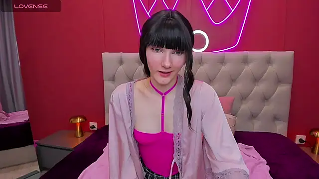 Lili flowerr online show from 7, 3, 2025