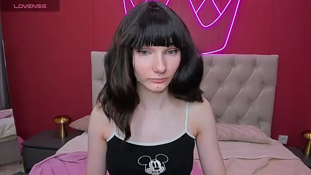 Lili flowerr online show from 27, 2, 2025