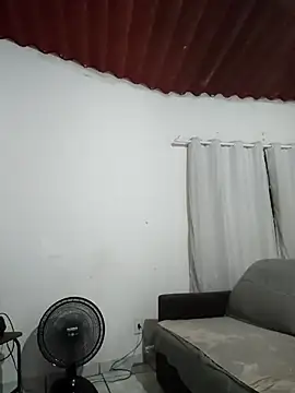 Julia Pretinha online show from 21, 2, 2025