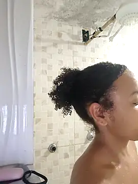 Julia Pretinha online show from 10, 9, 2025