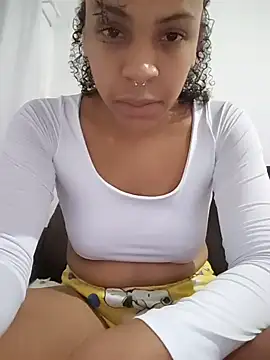 Julia Pretinha online show from 4, 12, 2025