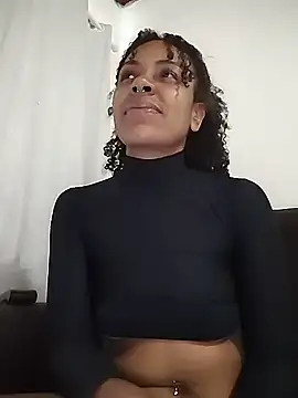 Julia Pretinha online show from 18, 12, 2025