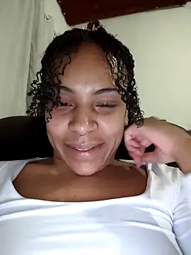 Julia Pretinha online show from 26, 9, 2025