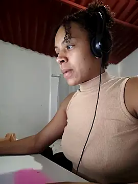 Julia Pretinha online show from 23, 9, 2025