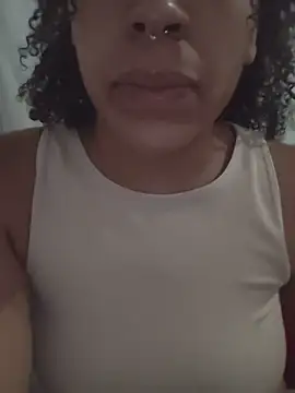 Julia Pretinha online show from 27, 10, 2025