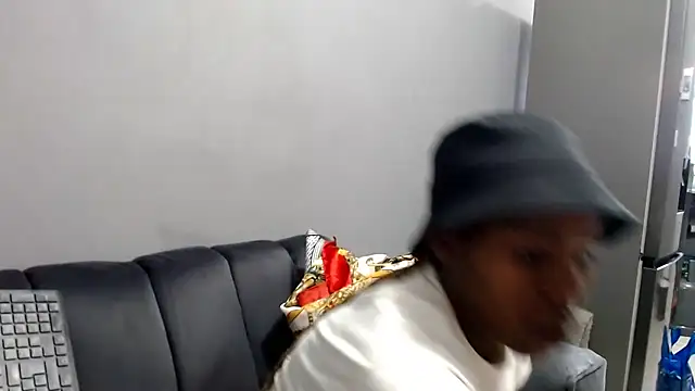 LongPussyLipsxx online show from 25, 10, 2025