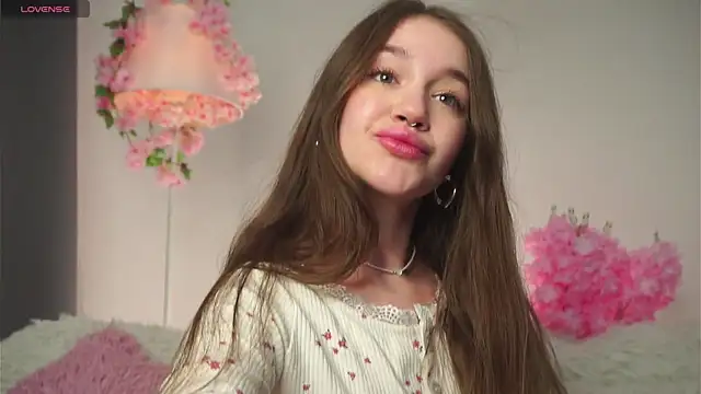 AmiLewis online show from 15, 10, 2025