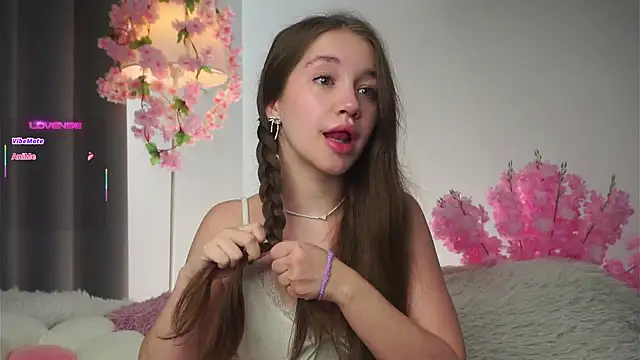 AmiLewis online show from 10, 9, 2025