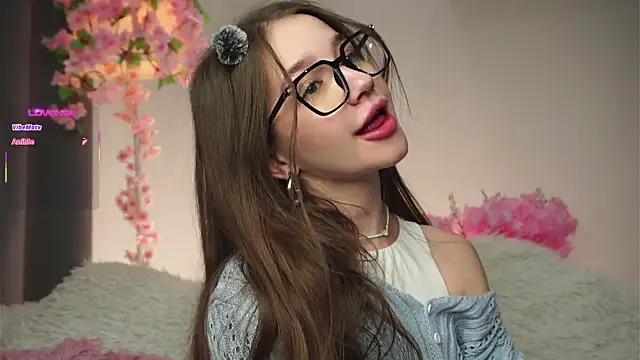 AmiLewis online show from 8, 11, 2025