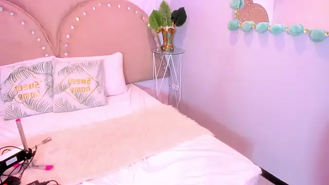 Miia Thompsonn online show from 9, 9, 2025