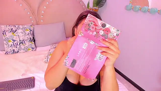 Miia Thompsonn online show from 9, 1, 2026