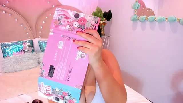 Miia Thompsonn online show from 1, 10, 2025