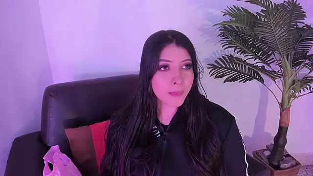 Miia Thompsonn online show from 8, 3, 2025