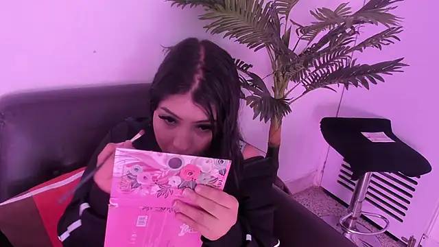 Miia Thompsonn online show from 19, 3, 2025