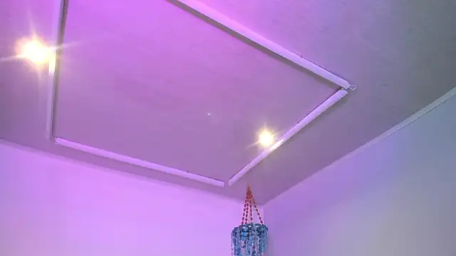 Miia Thompsonn online show from 11, 9, 2025