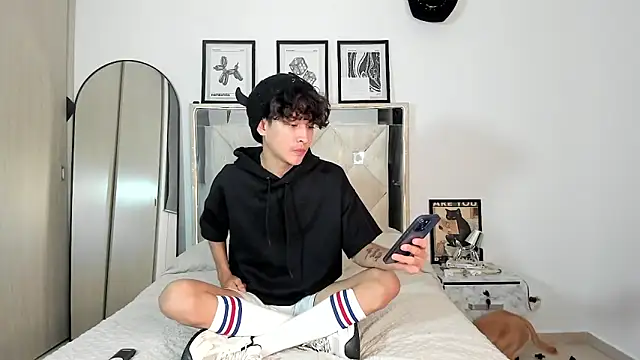 Snapshot of Adriien19 chatting on 24, 10, 2025 Adriien19 online show from 24, 10, 2025