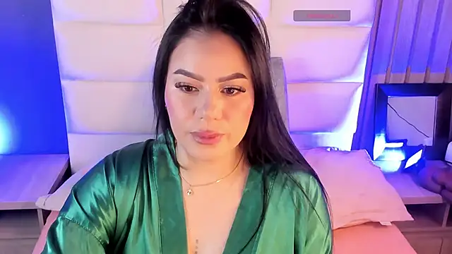 Miah gomez  online show from 9, 5, 2026
