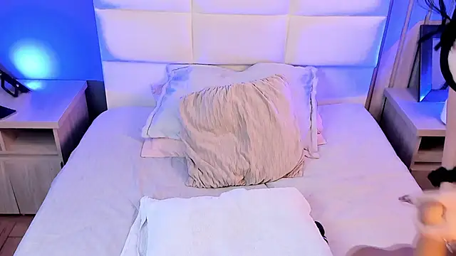 Miah gomez  online show from 20, 3, 2026